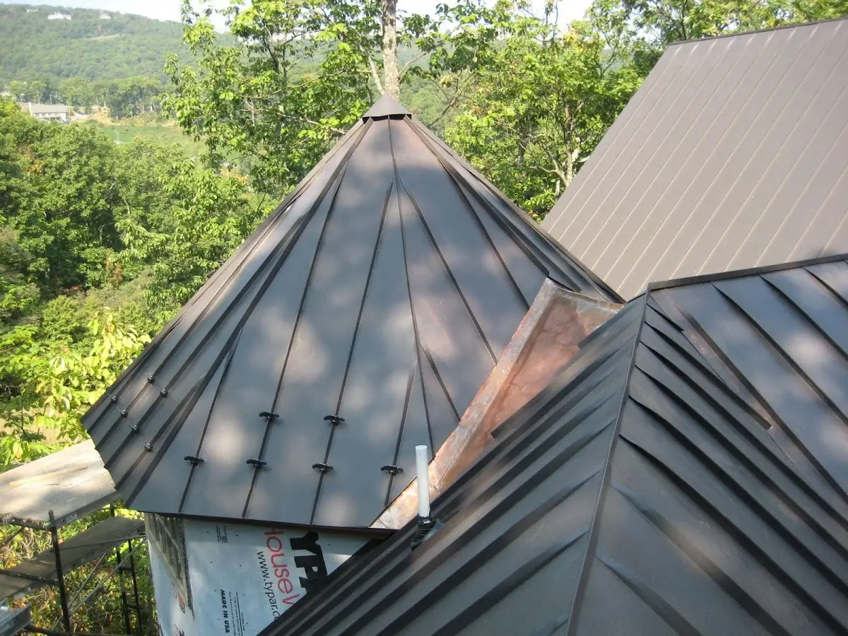 Professional Roof Tarp Installation by Craftsman Roofing in Westmoreland Heights